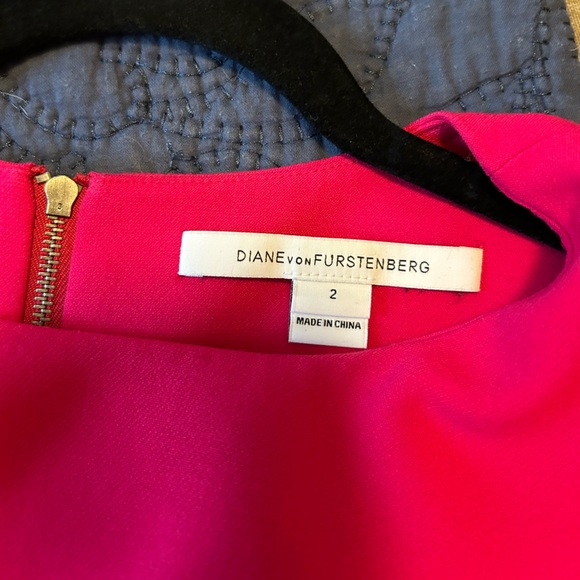 Worn twice DVF sheath dress. - Picture 3 of 3